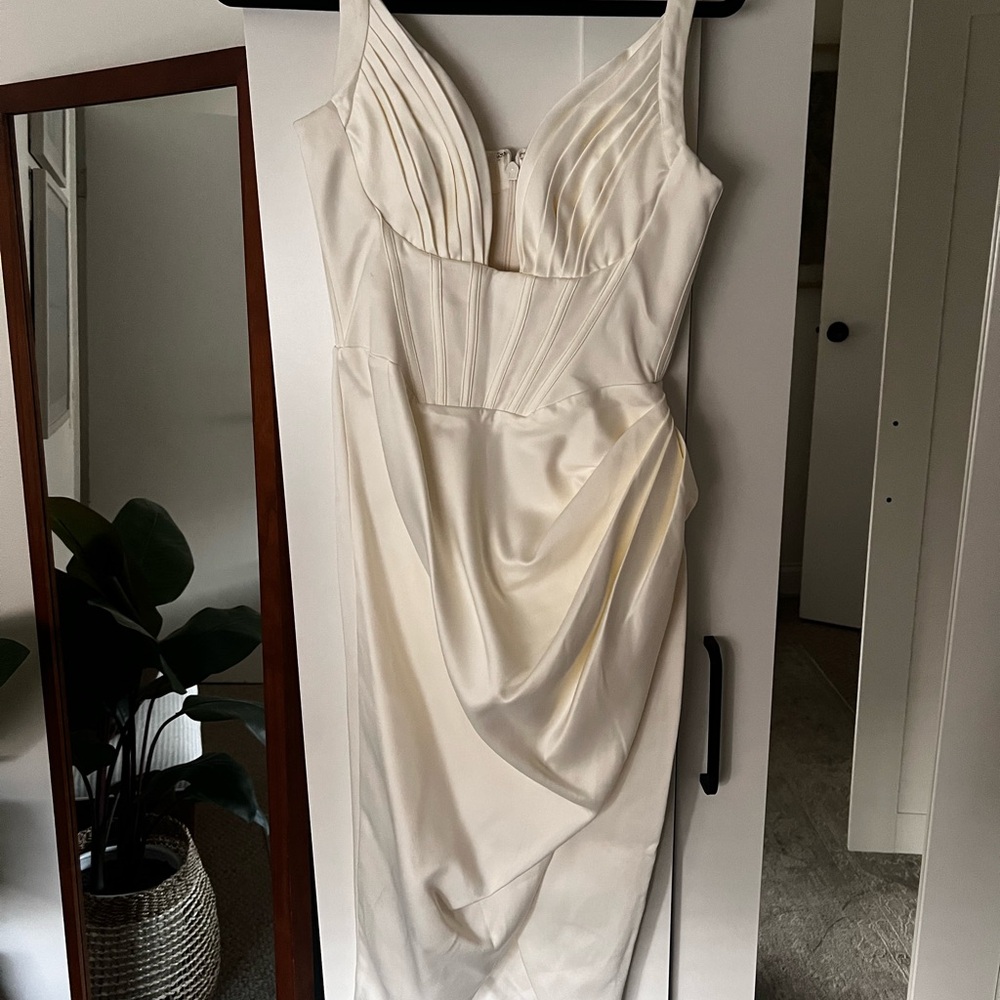 House of fb new with out tag never worn - Picture 3 of 3
